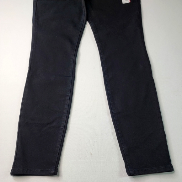 Signature by Levi Strauss & Co. Gold Label Totally Shaping Pull-on Skinny Jeans - Picture 4 of 11